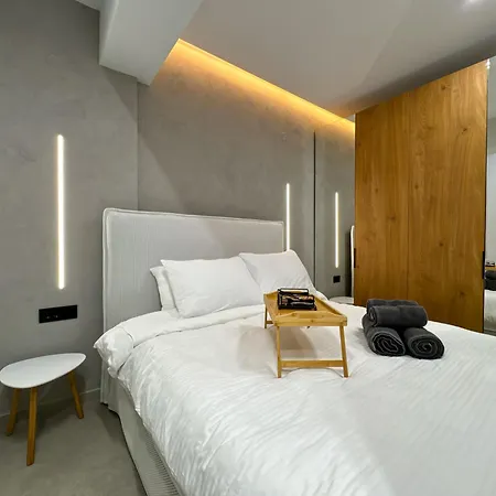 Whitekaravan Suite Thessaloniki Exterior photo